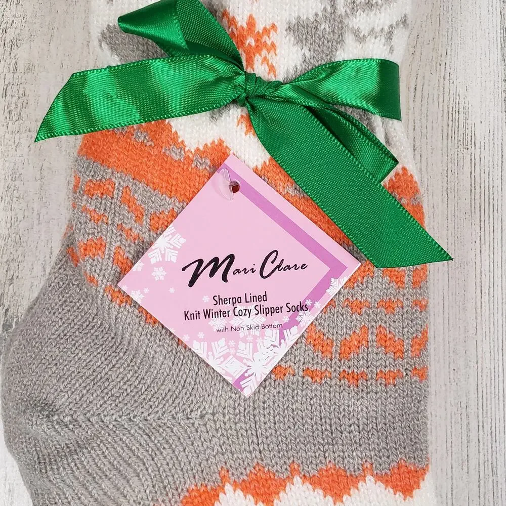 NWT Mari Clare Sherpa Lined Knit Winter Reindeer Design No-Slip Slipper Socks